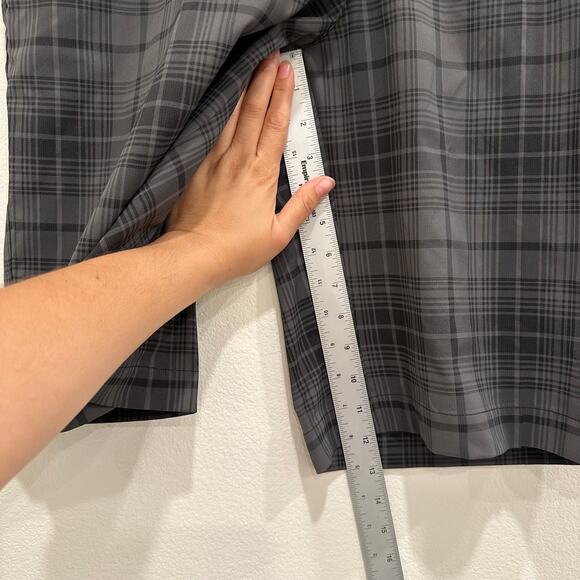 Nike Men's Gray Black Plaid Golf Shorts Size 38 Dri-Fit Performance Polyester - Picture 6 of 7